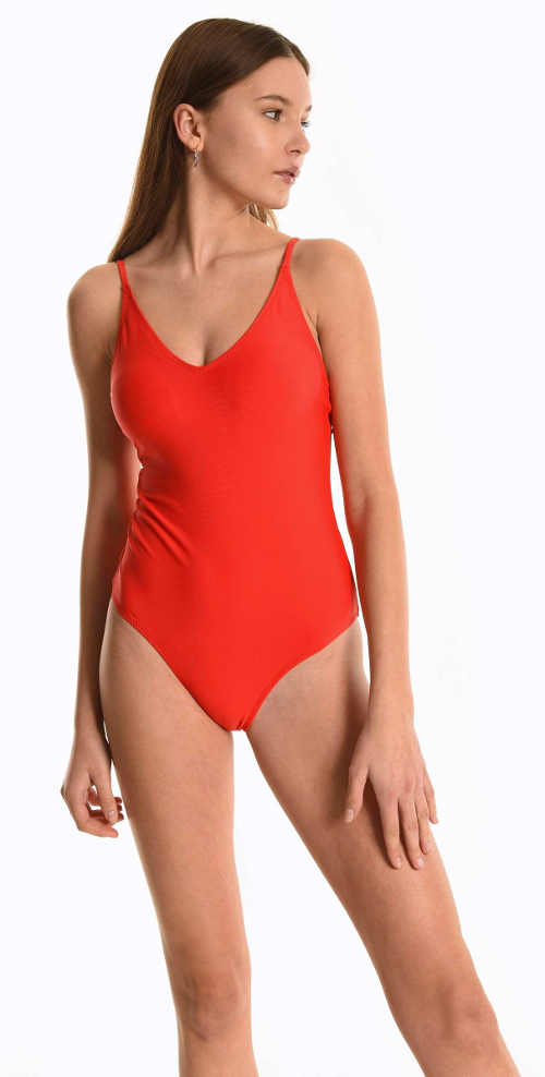 Elegantní dámské jednodílné plavky v impozantní červené